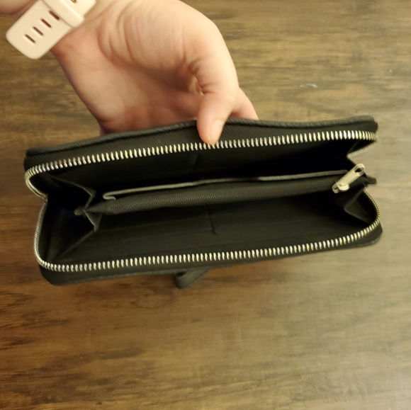 Black Wristlet - Picture 2 of 3